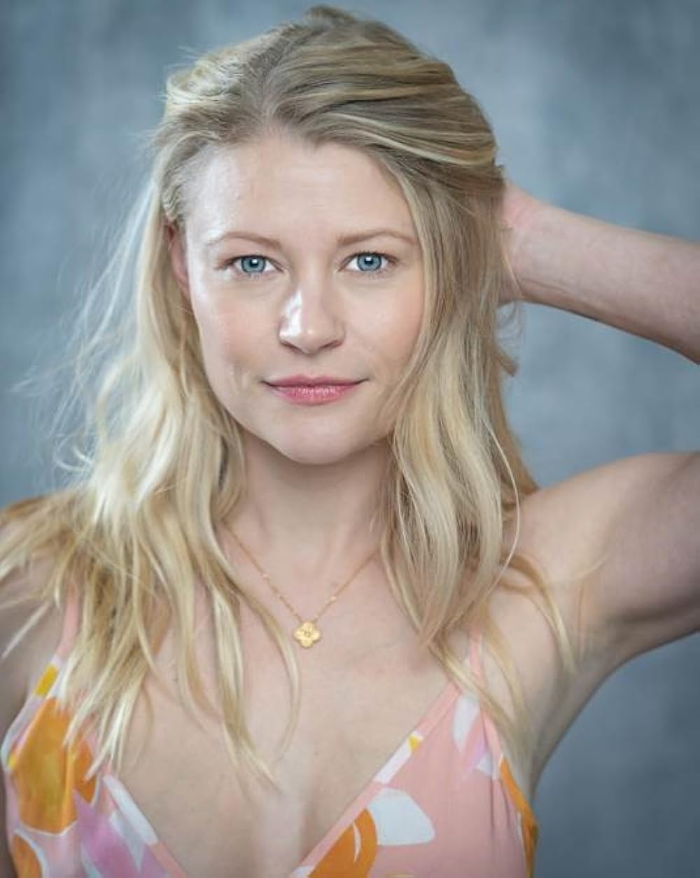 emilie de ravin naked