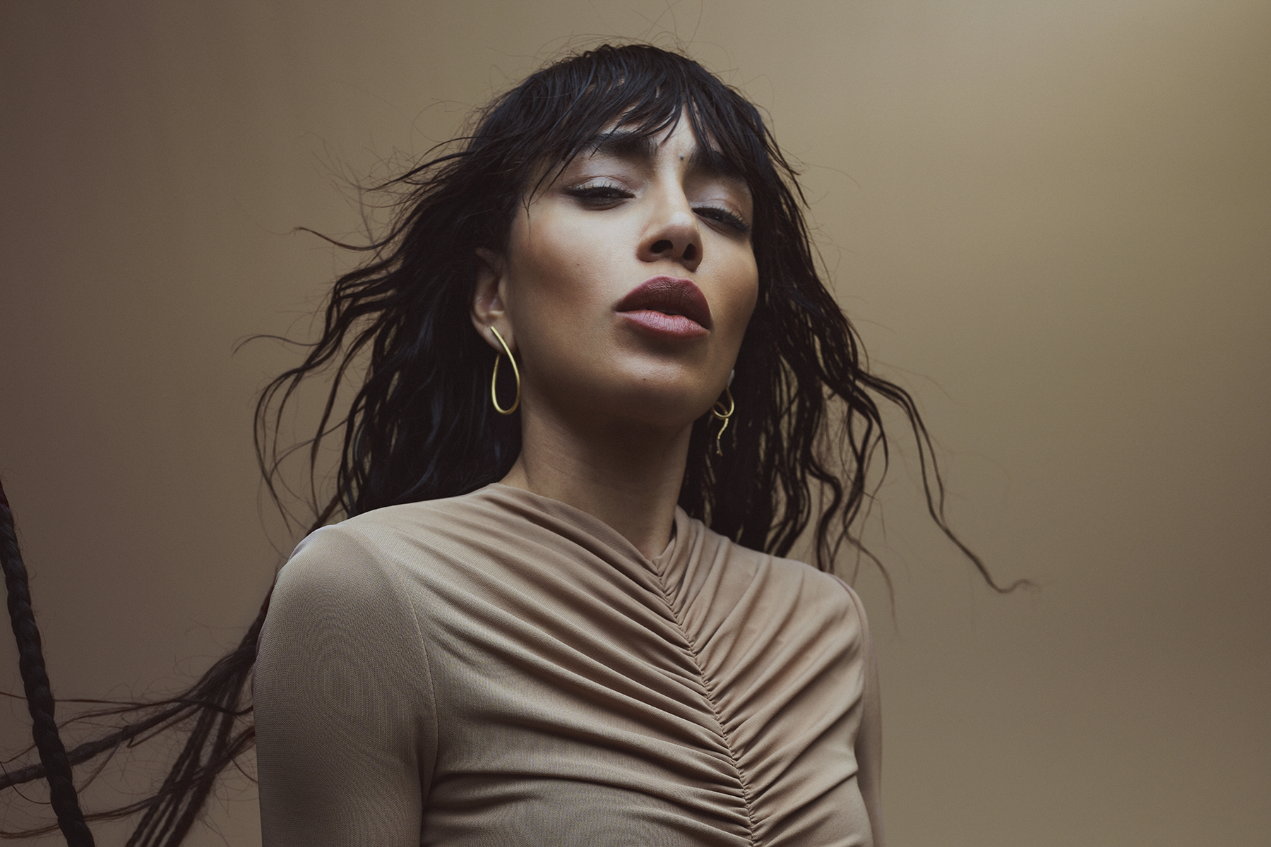 charles benham recommends Loreen Hot