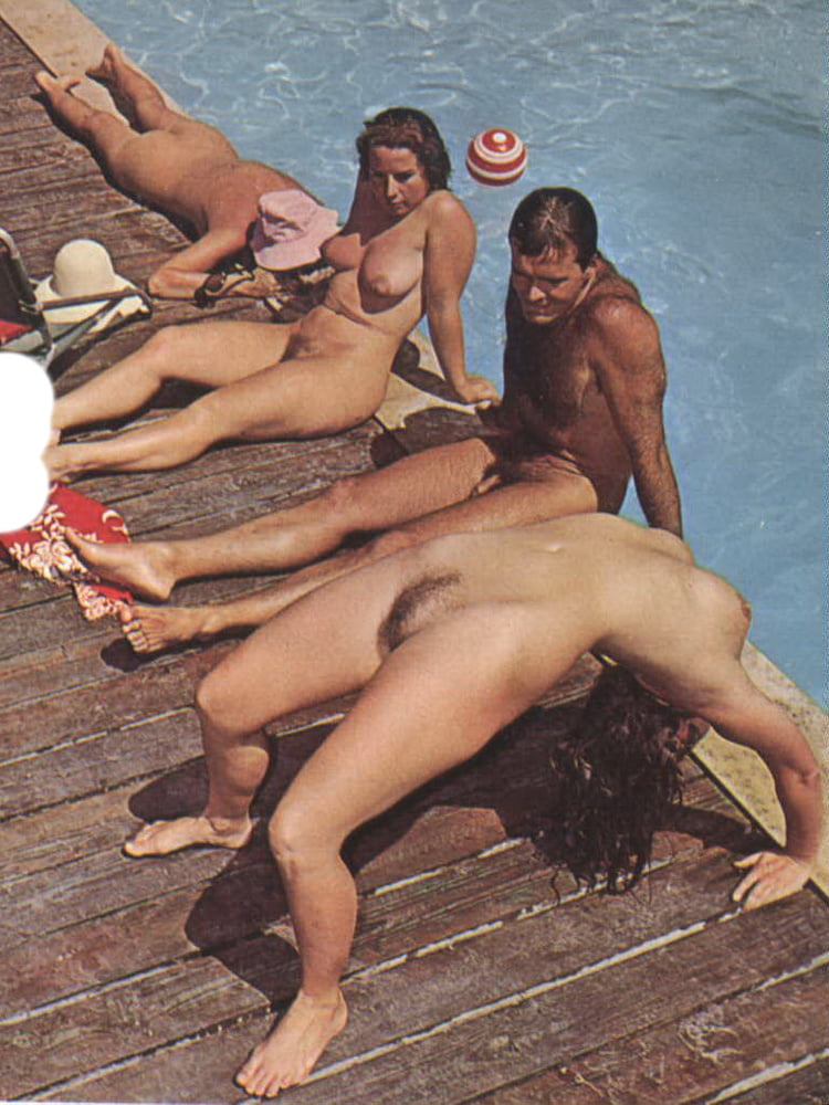 naked women giving head